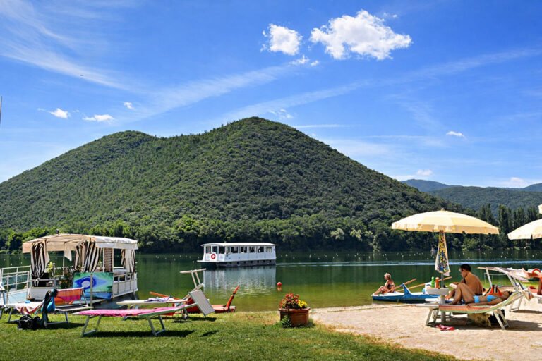spiaggia miralago
